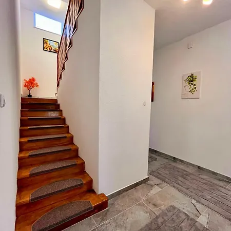 Crystal Villa Bihać