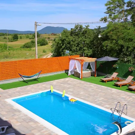 Villa Crystal